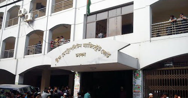 রাজশাহী রেঞ্জের এসপির বিরুদ্ধে ঢাকায় চাঁদাবাজির মামলা