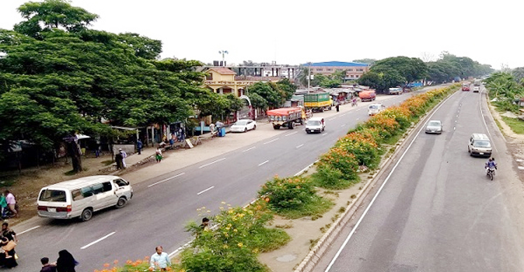 মার্কেট খোলার দাবিতে ঢাকা-চট্টগ্রাম মহাসড়কে বিক্ষোভ