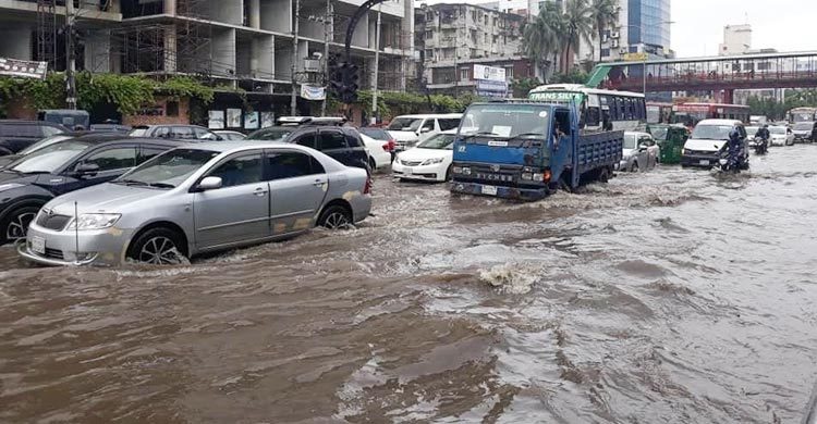 Overnight rains lead to waterlogging in Dhaka