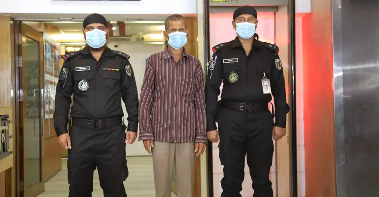 ৫০ টাকার জন্য রোগীর অক্সিজেন মাস্ক খুলে দেন ওয়ার্ডবয় ধলু