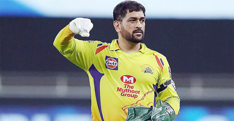 দলের সবাই বাড়ি ফেরার আগে হোটেল ছাড়বেন না ধোনি