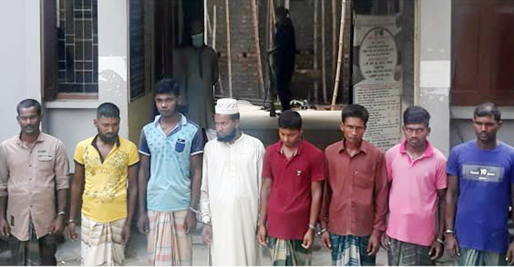 বগুড়ায় ইউএনওর গাড়িতে হামলার ঘটনায় গ্রেফতার ৮