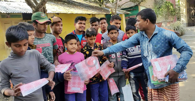 বেতনের ২৫ শতাংশ শিক্ষার্থীদের পেছনে ব্যয় করেন ফারুক