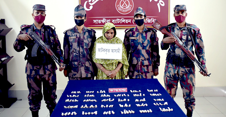 কলসের মধ্যে ১৪৮ পিস হীরার আংটি, নারী আটক