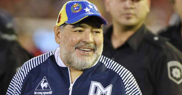 Maradona undergoes successful brain surgery on blood clot