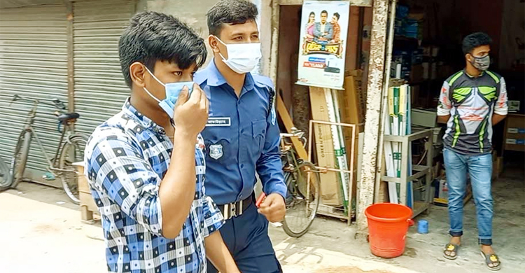 দিনাজপুরে মাস্ক না পরায় ১২ জন আটক