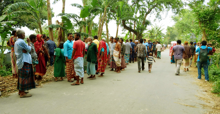 স্ত্রী-সন্তানকে লিচু বাগান দেখানো হলো না, সড়কে ঝরল প্রাণ