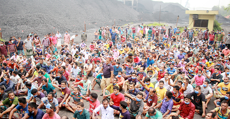 বড়পুকুরিয়া কয়লাখনির শ্রমিকদের বিক্ষোভ অব্যাহত