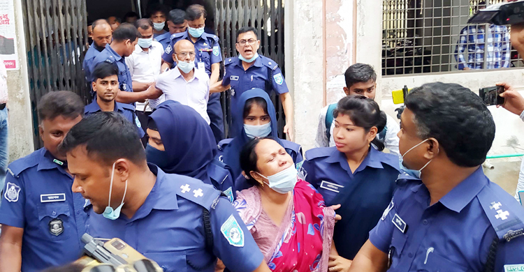 দিনাজপুরে গৃহবধূ হত্যায় ৩ জনের মৃত্যুদণ্ড