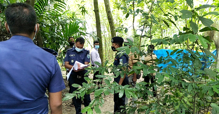 দাফনের ৬ দিন পর গৃহবধূর মরদেহ উত্তোলন