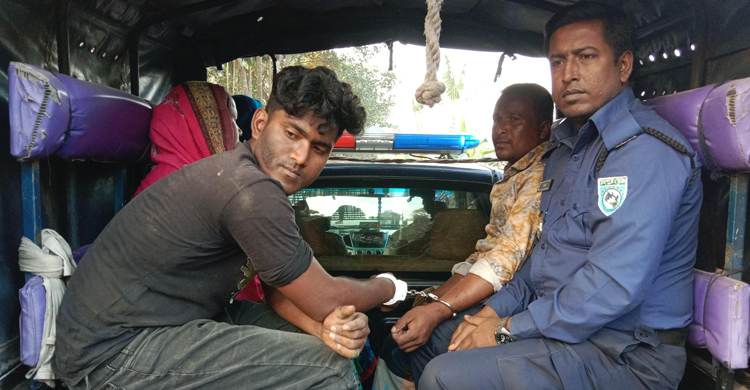 আহত বাবাকে বাঁচাতে গিয়ে প্রাণ গেলো এইচএসসি পরীক্ষার্থীর