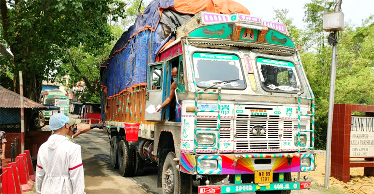 ১৯ ঘণ্টা পর হিলি স্থলবন্দরে আমদানি-রফতানি শুরু