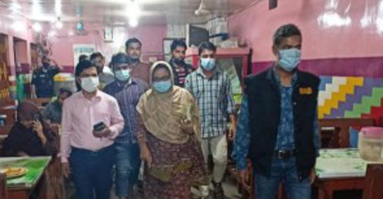ফ্রিজে বাসি খাবার রাখায় ৩ হোটেল মালিককে জরিমানা