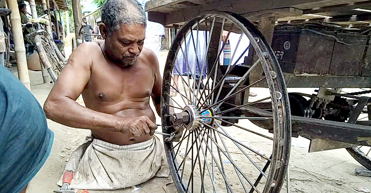 দুই পা হারিয়েও হারেননি মোজাম্মেল