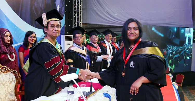 সোশ্যাল মিডিয়া ব্যবহারে সতর্ক থাকার আহ্বান শিক্ষামন্ত্রীর