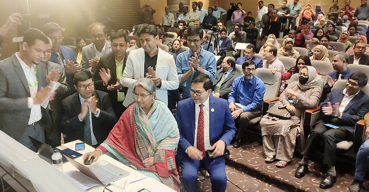 স্কুলে ভর্তির ডিজিটাল লটারি উদ্বোধন করলেন শিক্ষামন্ত্রী