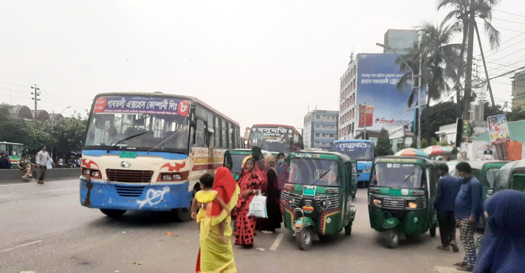 ফাঁকা ঢাকায় ‘পকেট কাটা’ হচ্ছে যাত্রীদের