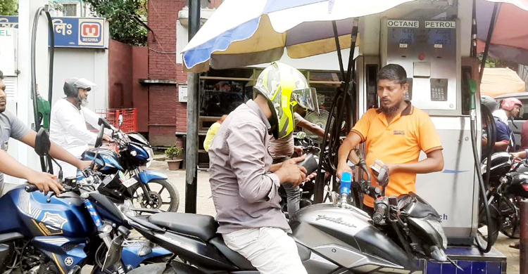 ‘দুপুর পর্যন্ত ১০ লিটারের বেশি অকটেন বিক্রি করতে পারিনি’