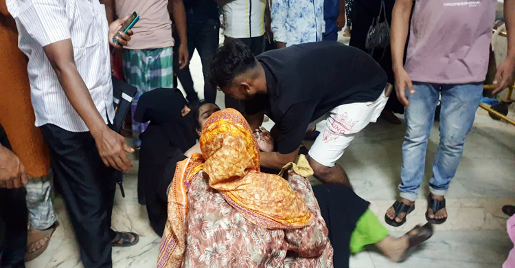 বাড়ি থেকে বের হওয়ার রাস্তা চাওয়ায় চাচার হাতে ভাতিজা খুন