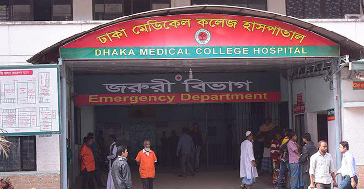 ওয়ারীতে কাভার্ডভ্যানের ধাক্কায় পোশাককর্মী নিহত