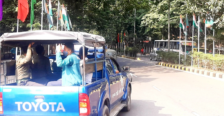 পুলিশের গাড়িতে তেল বরাদ্দ কমেছে