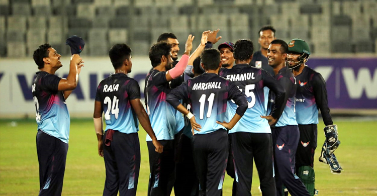 ১১৮ রানের পুঁজি নিয়েও জিতলেন ফরহাদ রেজারা