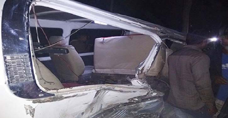 নববধূ নিয়ে ফেরার পথে প্রাণ গেল দুইজনের