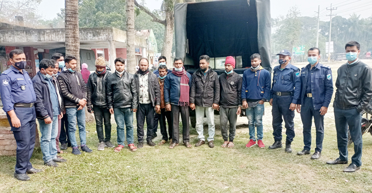 দৌলতদিয়ায় দালাল চক্রের ১১ সদস্যের জরিমানা