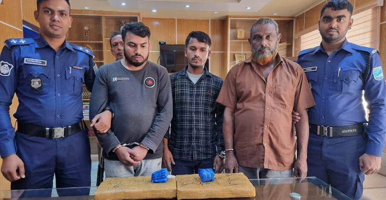 বাসের সিটের পেছনে লুকিয়ে রাখা হয়েছিল ৩৬ হাজার ইয়াবা