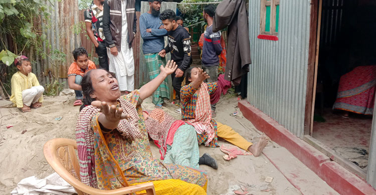 অসুস্থ চা দোকানির মৃত্যু, লাইফ সাপোর্টে প্যানেল মেয়র