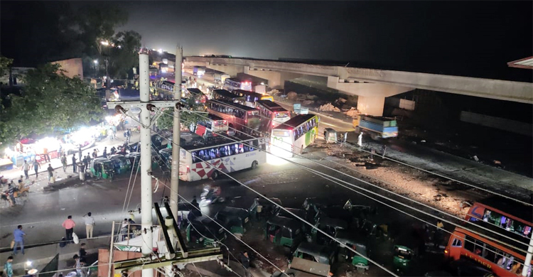 যানবাহনের চাপ বেড়েছে সিরাজগঞ্জ মহাসড়কে