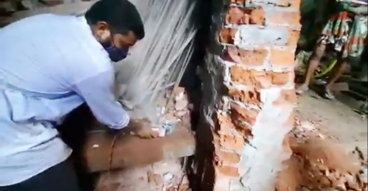 ছয়তলা বাড়ির বর্ধিতাংশ উচ্ছেদ করল ডিএসসিসি