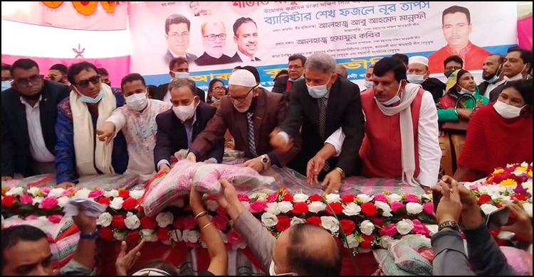 কদমতলীর শীতার্তদের পাশে কাউন্সিলর আকাশ