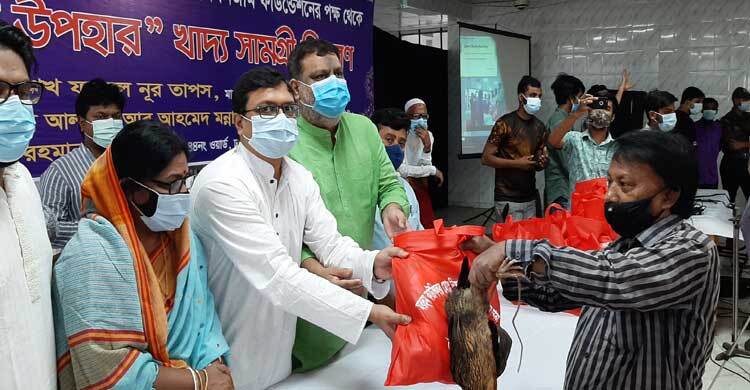 সূত্রাপুরে ১১০০ পরিবারকে ভোগ্যপণ্য দিলেন কাউন্সিলর ইমন