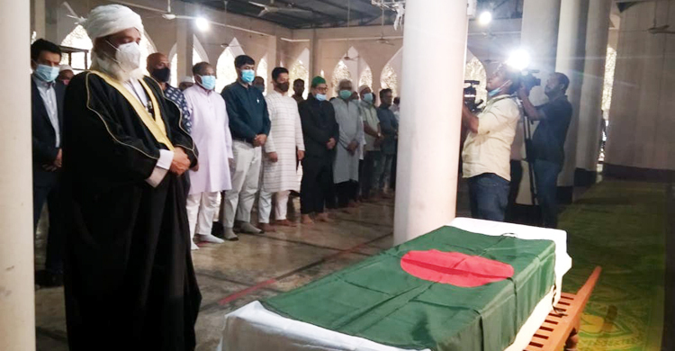 ঢাবির কেন্দ্রীয় মসজিদে সৈয়দ আবুল মকসুদের জানাজা সম্পন্ন