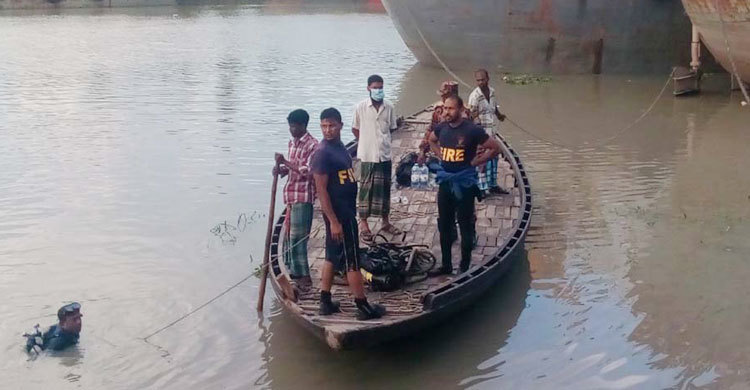 নিখোঁজের ৩০ ঘণ্টা পর ভৈরব নদে ভেসে উঠলো ডুবুরির লাশ