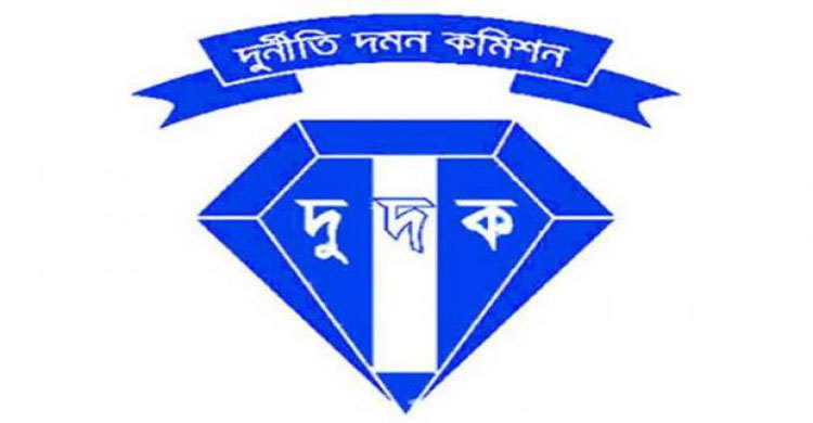 চাল পাচার : বগুড়ায় আটক ৩ জনকে দুদকে হস্তান্তর
