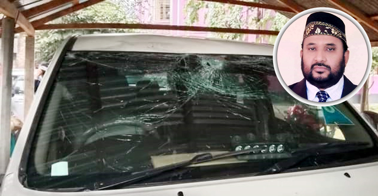 সড়কের পাশের খাদে গাড়ি, প্রাণে বাঁচলেন এমপি দবিরুল