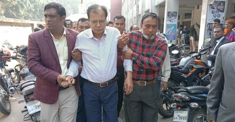 এজলাসে ৩০ মিনিট দাঁড়িয়ে থেকে অসুস্থ হয়ে পড়লেন বিএনপি নেতা দুলু