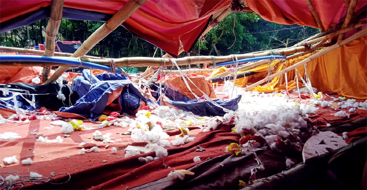 নোয়াখালীতে ঘূর্ণিঝড়ে পূজামণ্ডপ লন্ডভন্ড