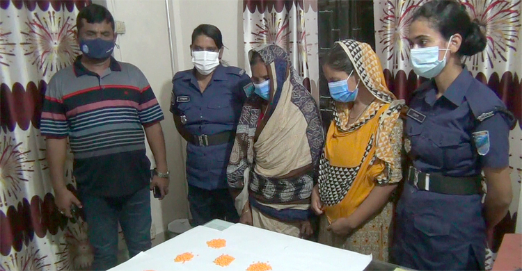 মাদারীপুরে ১৯২০ ইয়াবাসহ মা-মেয়ে আটক