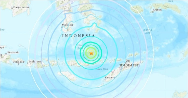 7.4 magnitude earthquake shakes eastern Indonesia