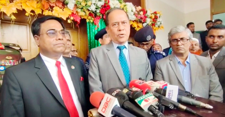 নির্বাচন কেন্দ্র করে কোনো চাপ নেই: সিইসি