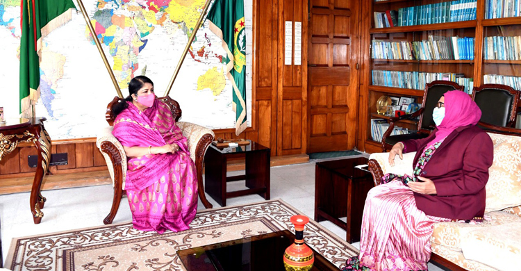 স্পিকারের সঙ্গে ইসি কবিতা খানমের সৌজন্য সাক্ষাৎ
