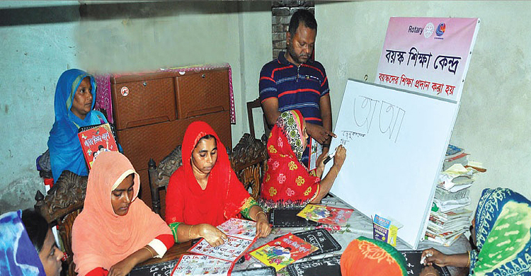 দেশে প্রতি ৪ জনে একজন নিরক্ষর