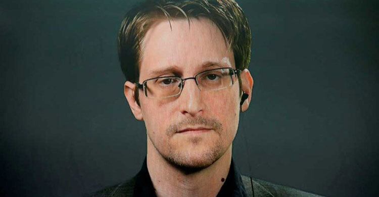 US whistleblower Snowden seeks Russian passport for sake of future son
