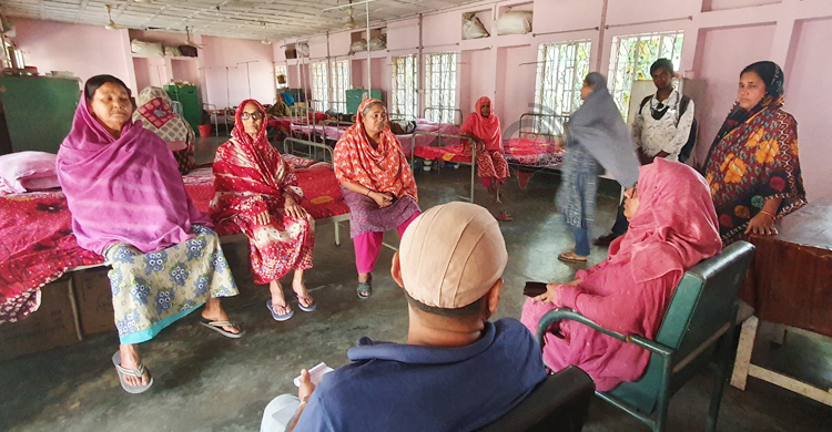স্বজন থেকে দূরে তাদের ঈদ কাটে শান্তিনিবাসে