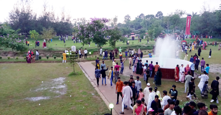 ছুটি কাটাতে চায়ের রাজধানীতে পর্যটকদের ভিড়