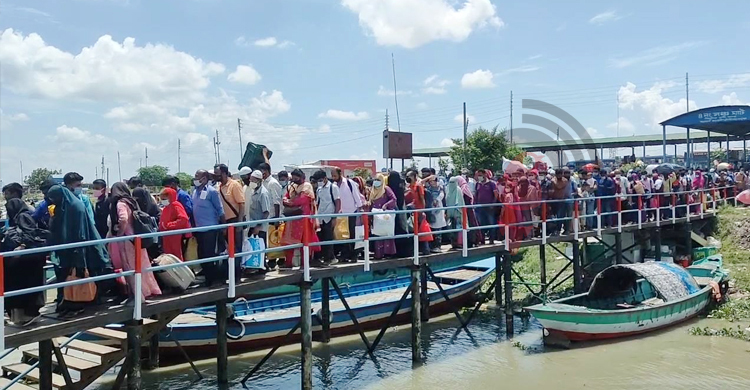 শিমুলিয়ায় ঘরমুখো মানুষের ভিড়, স্বাস্থ্যবিধির বালাই নেই