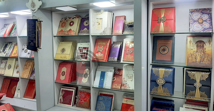 প্রযুক্তির যুগে হারিয়ে যাচ্ছে ‘ঈদ কার্ড’